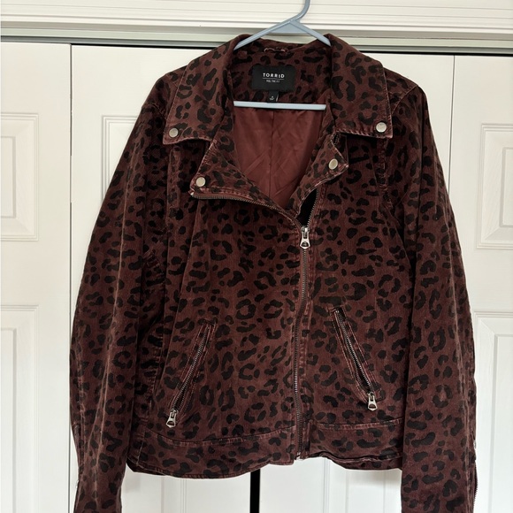 Torrid Black Moto and Brown Cheetah Moto Jacket Size 4 - Picture 4 of 7